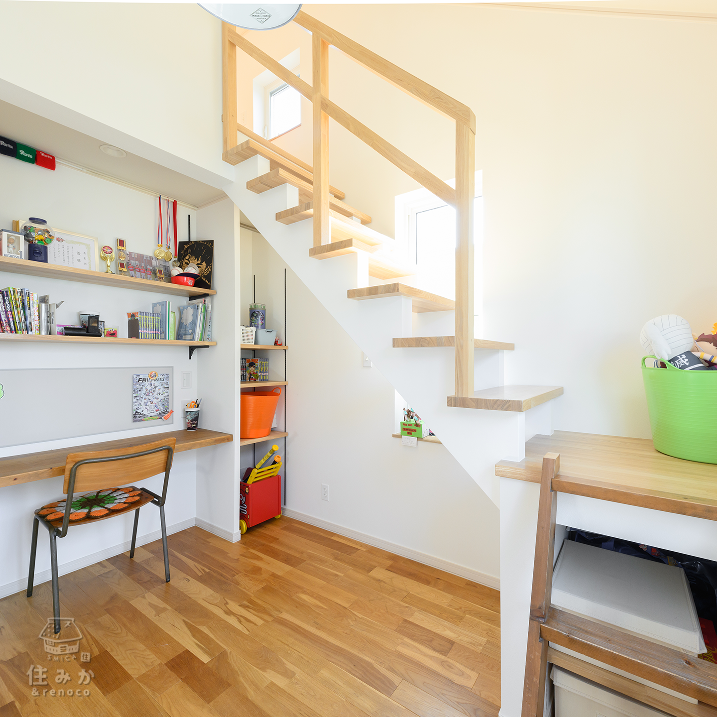 部屋の階段が活きるお家　機能性も備えた存在感のある階段